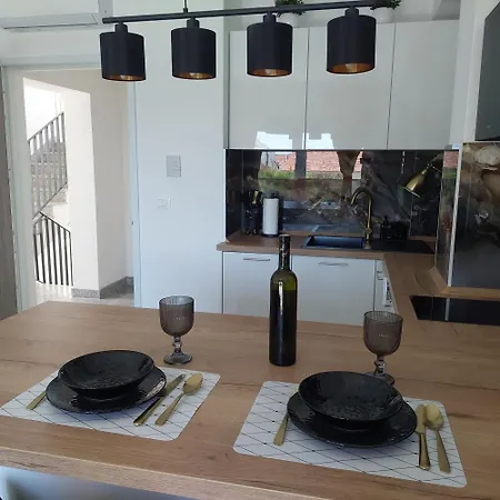 Modern Luxury Diva 1 , 4 Stars, Ciovo, Okrug *