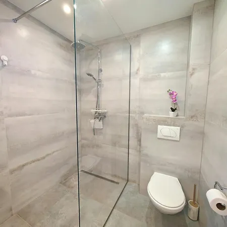 Modern Luxury Diva 1 , 4 Stars, Ciovo, Okrug