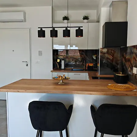 Modern Luxury Diva 1 , 4 Stars, Ciovo, Okrug *