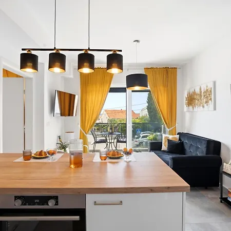 Modern Luxury Diva 1 , 4 Stars, Ciovo, Okrug Apartment