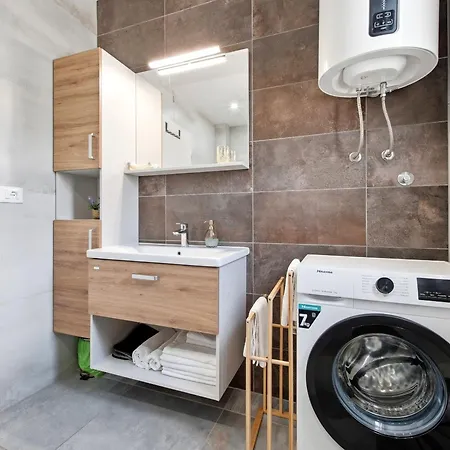 Modern Luxury Diva 1 , 4 Stars, Ciovo, Okrug Trogir